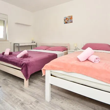 Semesterbostad Elena By Interhome