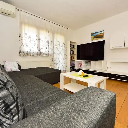 Dom wakacyjny Elena By Interhome *